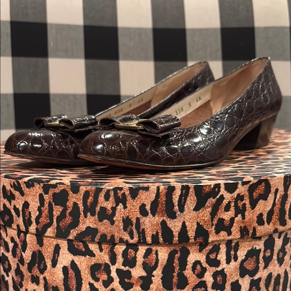 FERRAGAMO Elegant Brown leather Women's Shoes